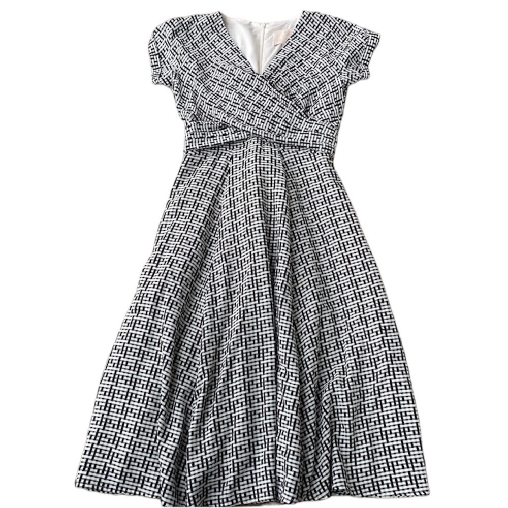 Gal Meets Glam Carson Dress